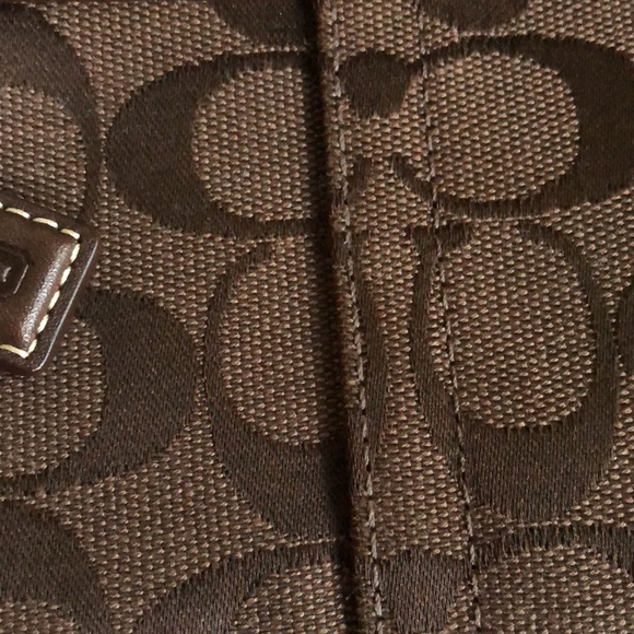 NWOT Coach wristlet - Picture 3 of 5